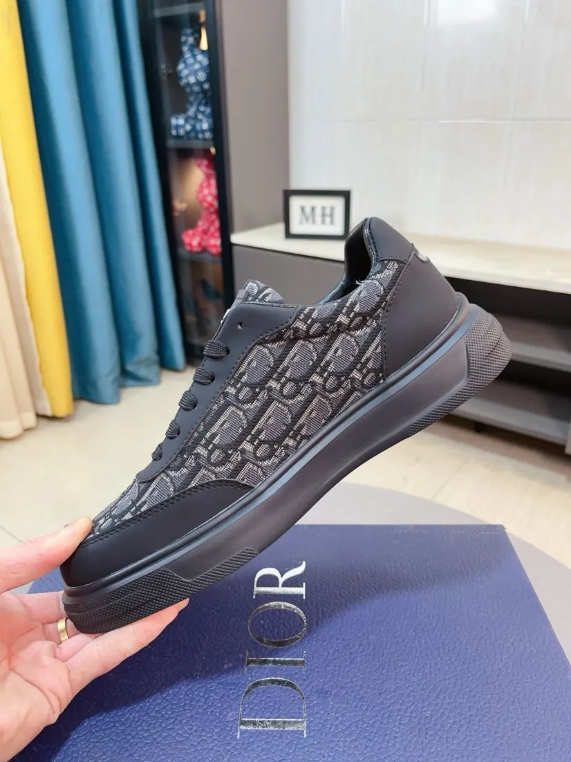 Men's shoes 💰400🌹🌹【Dior】Best-selling official website world premiere 🔝High-end men's shoes brand official website latest series: uppers are made of imported cowhide with special fabrics➕mesh breathable lining. Make walking more convenient and comfortable! Compared with the official quality, Midea’s 1:1 replica. Create a fashionable personality to set off your uniqueness! A must-have for trendy men! Classic style. Men's sizes: 38-44.